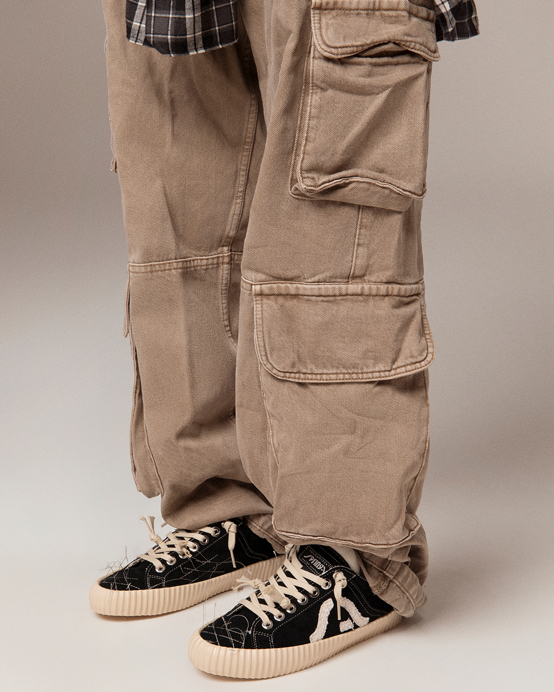 Wavy Suede Black Embroidery