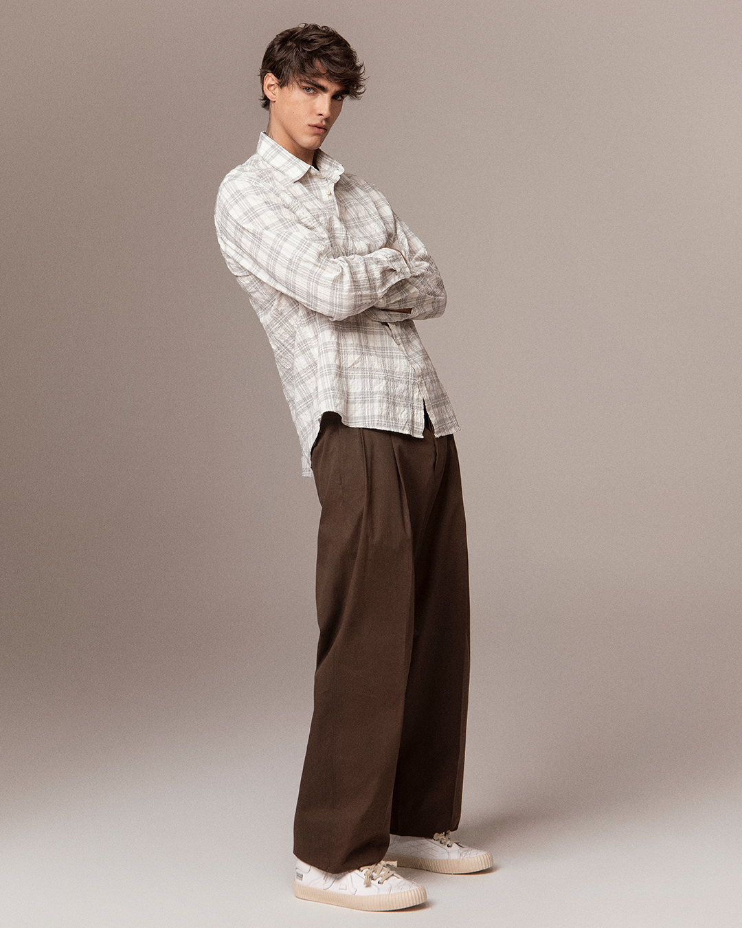 Wavy Leather White Embroidery