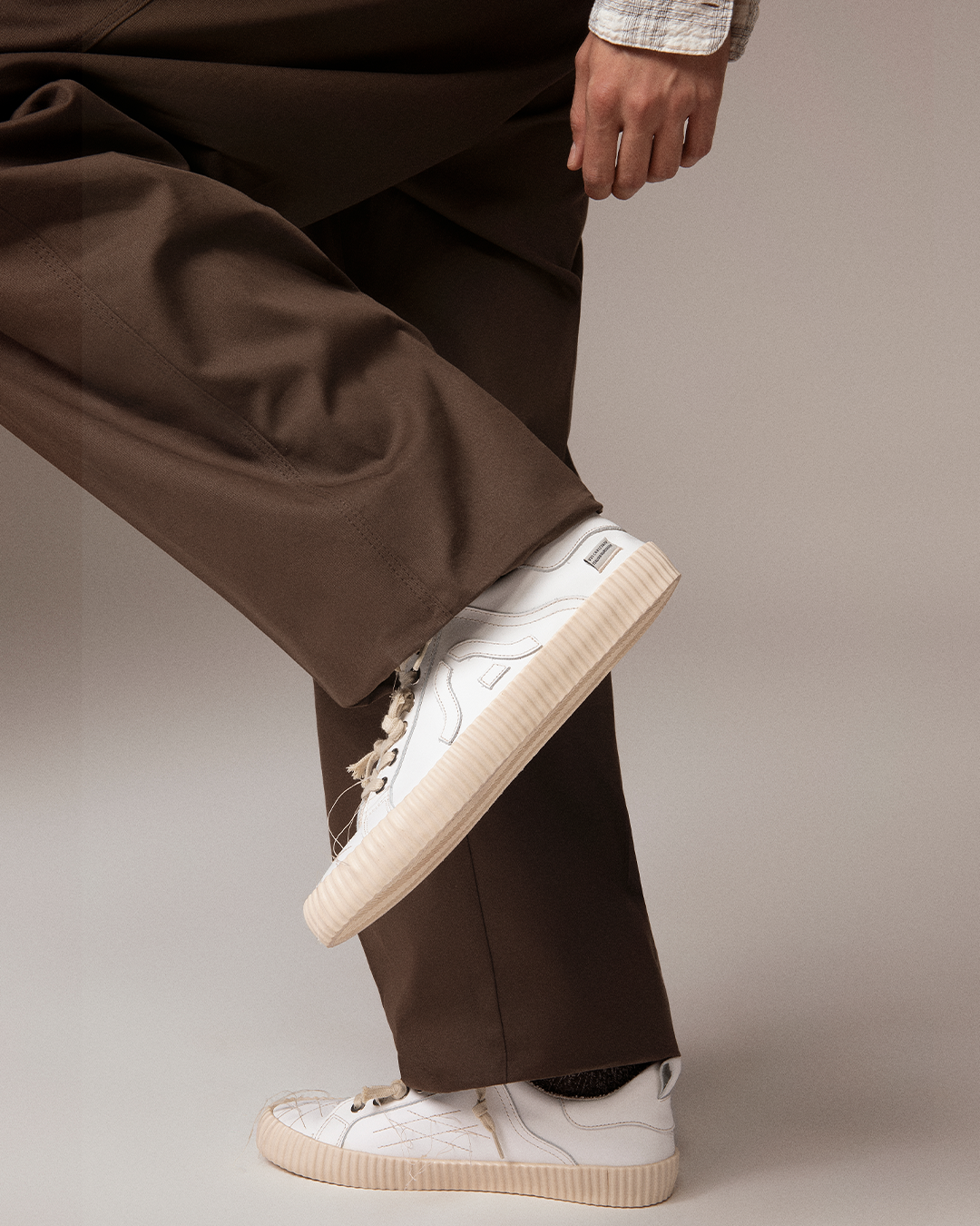 Wavy Leather White Embroidery