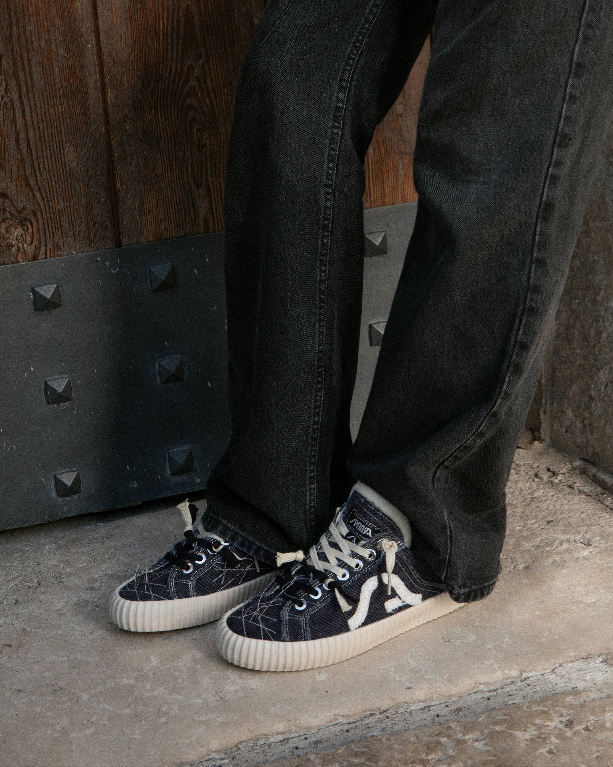 Wavy Olona Black