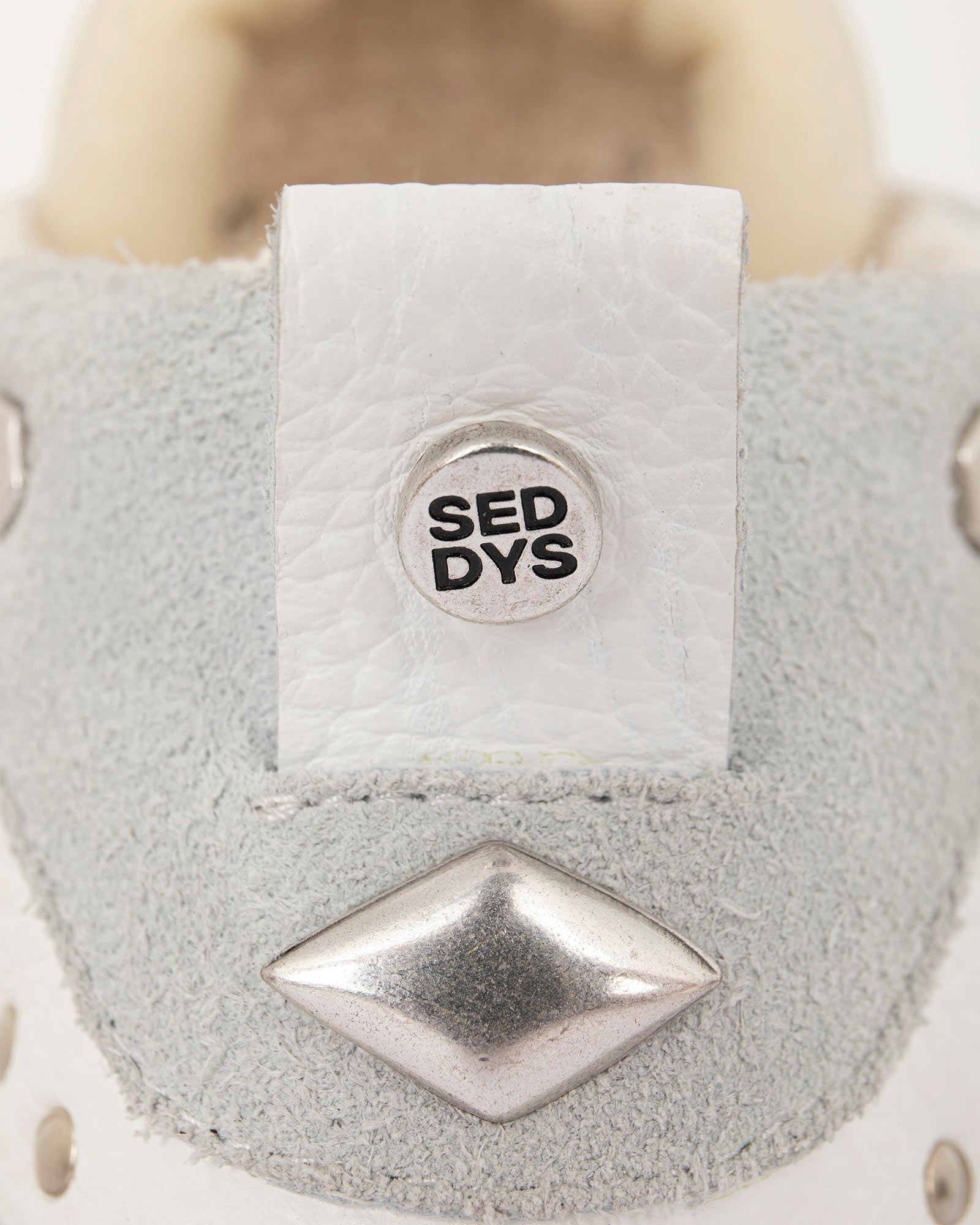 Wavy Leather White Rodeo