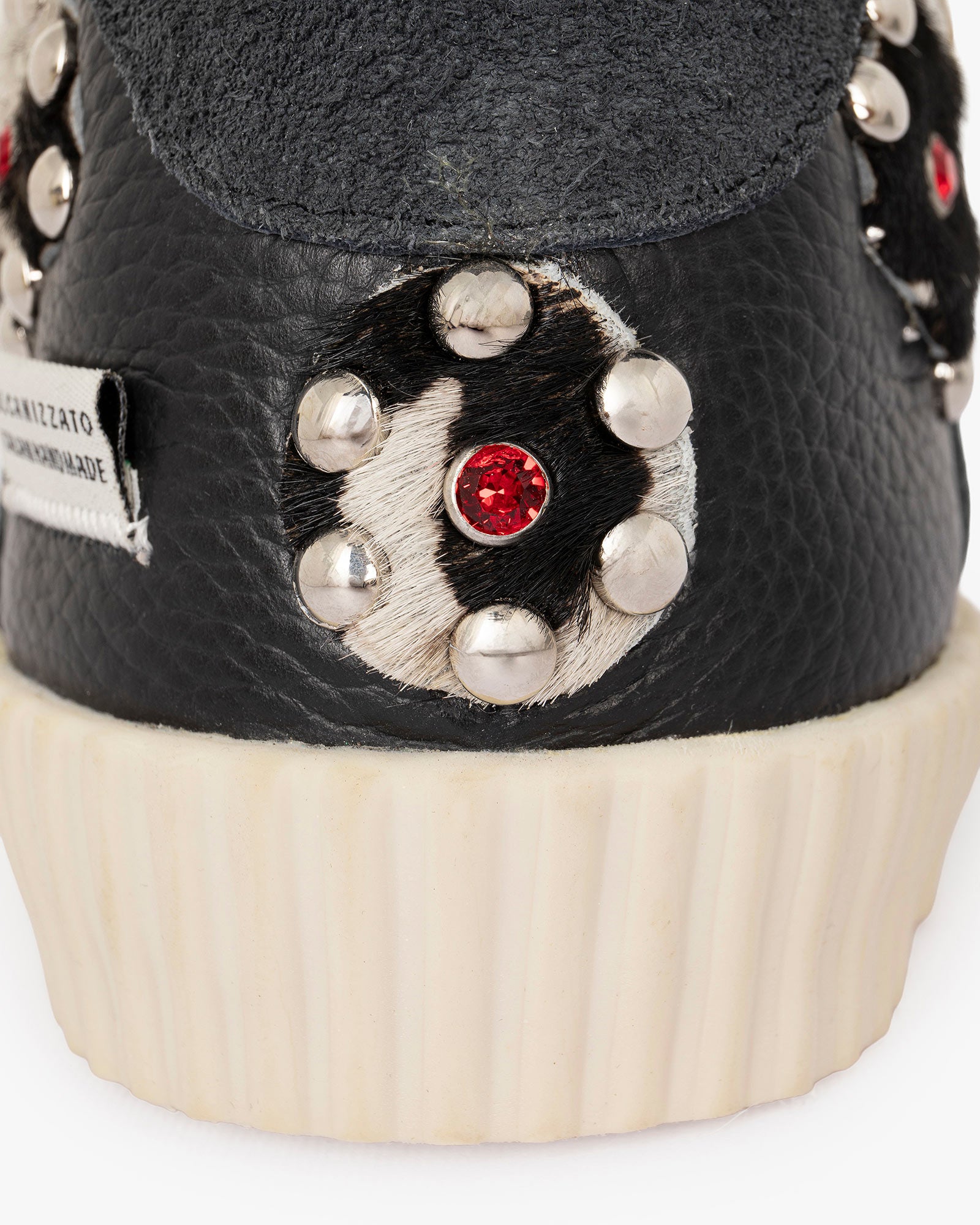 Wavy Leather Black Stallion