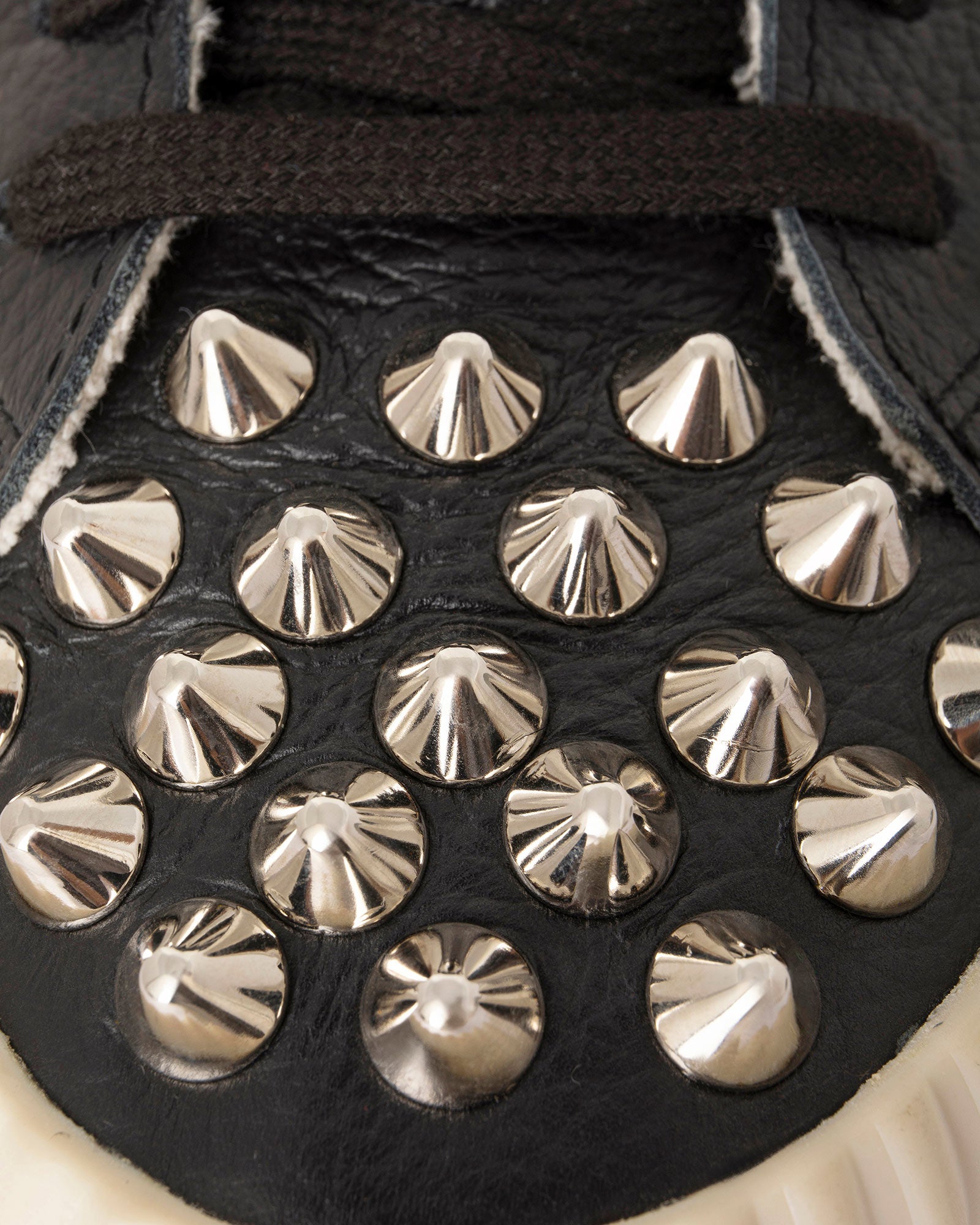 Wavy Leather Black Spike