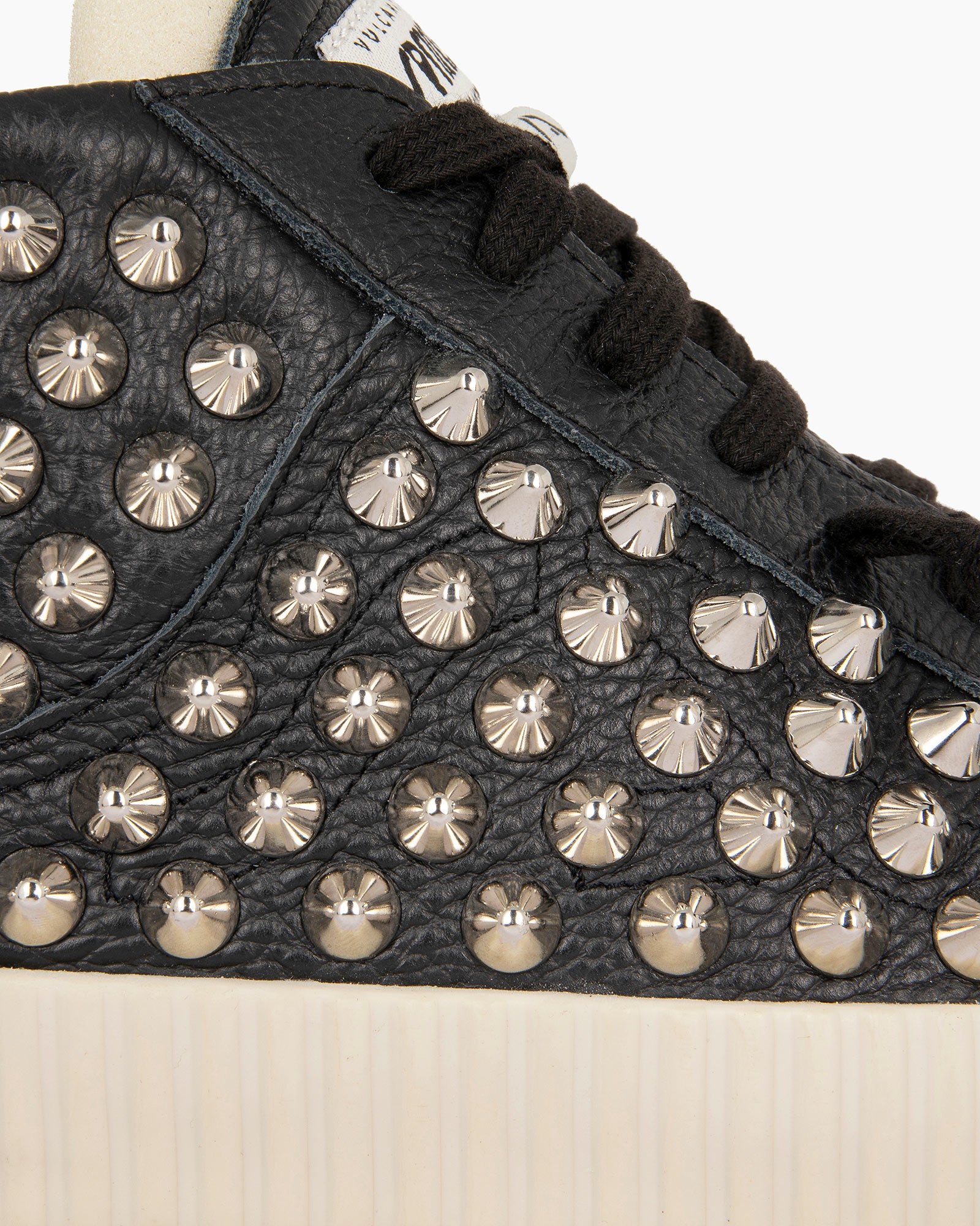 Wavy Leather Black Spike
