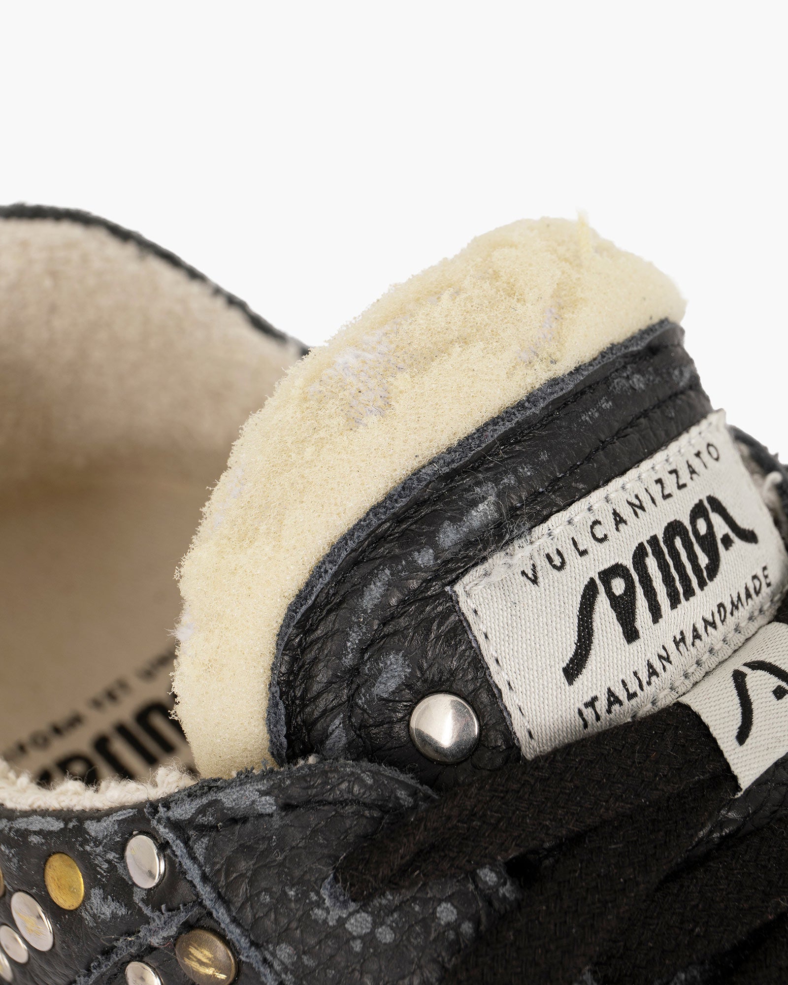 Wavy Leather Black Dirty