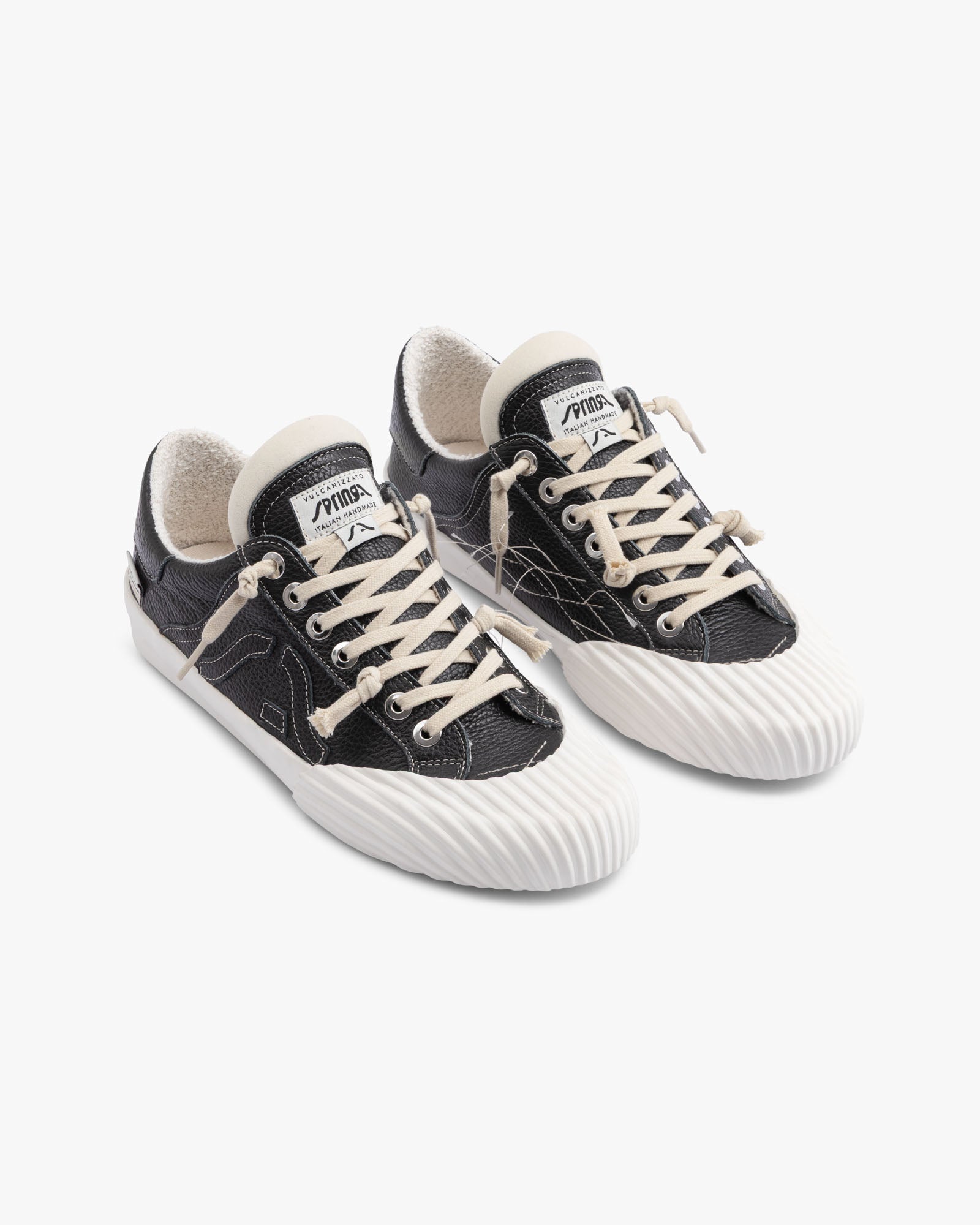 Wavy Shell Leather Black Embroidery