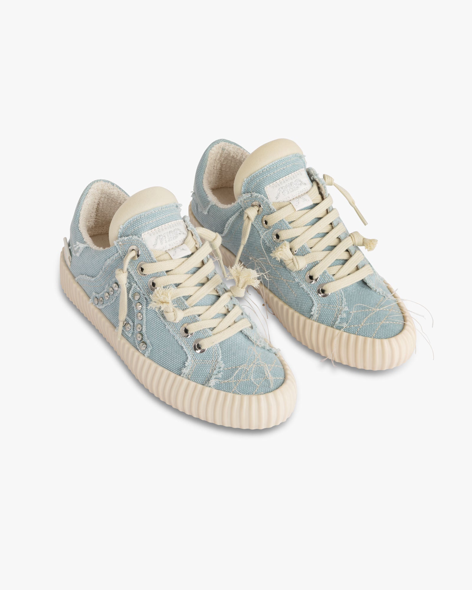 Wavy Olona Light Blue Embroidery Studs