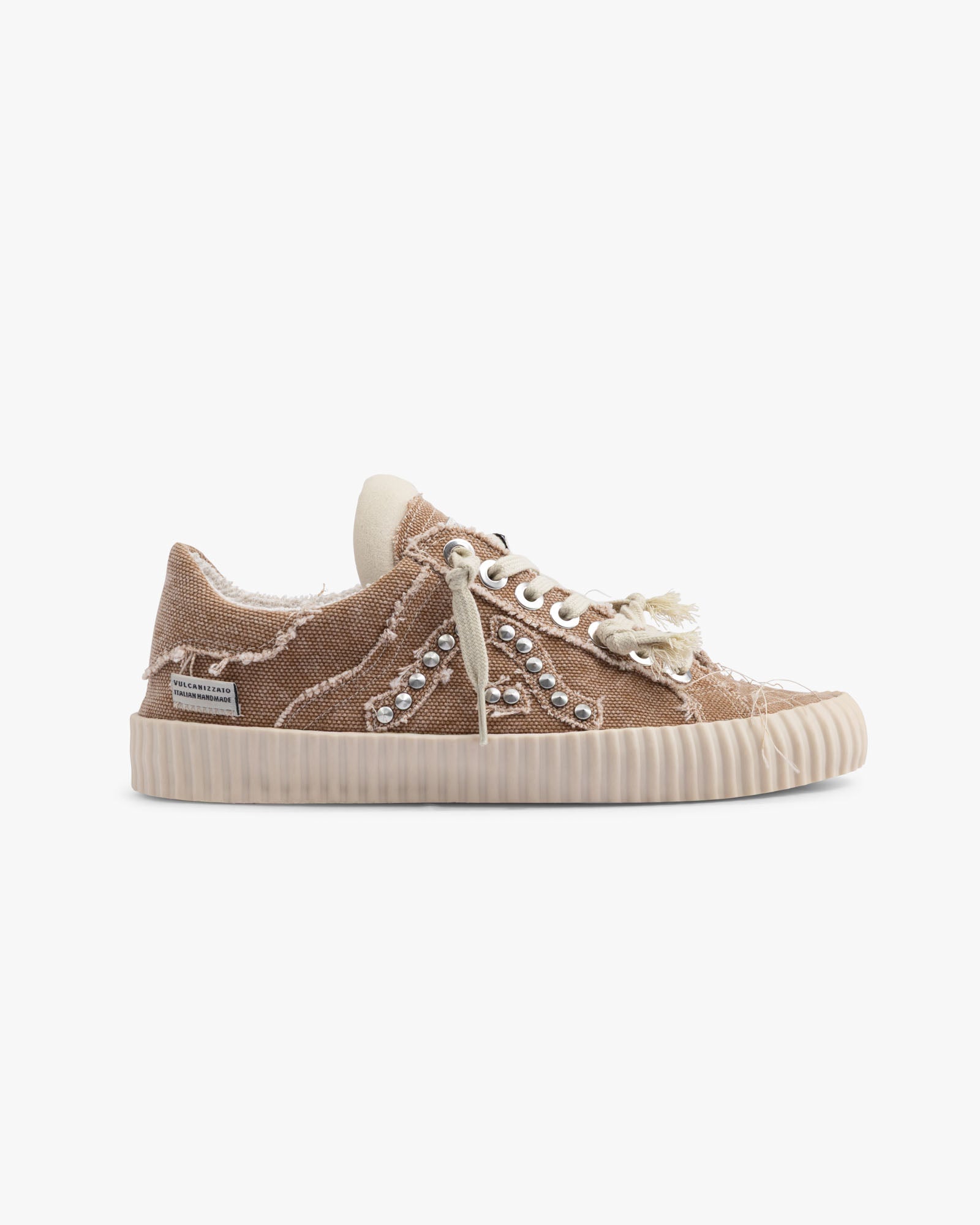 Wavy Olona Hazelnut Embroidery Studs