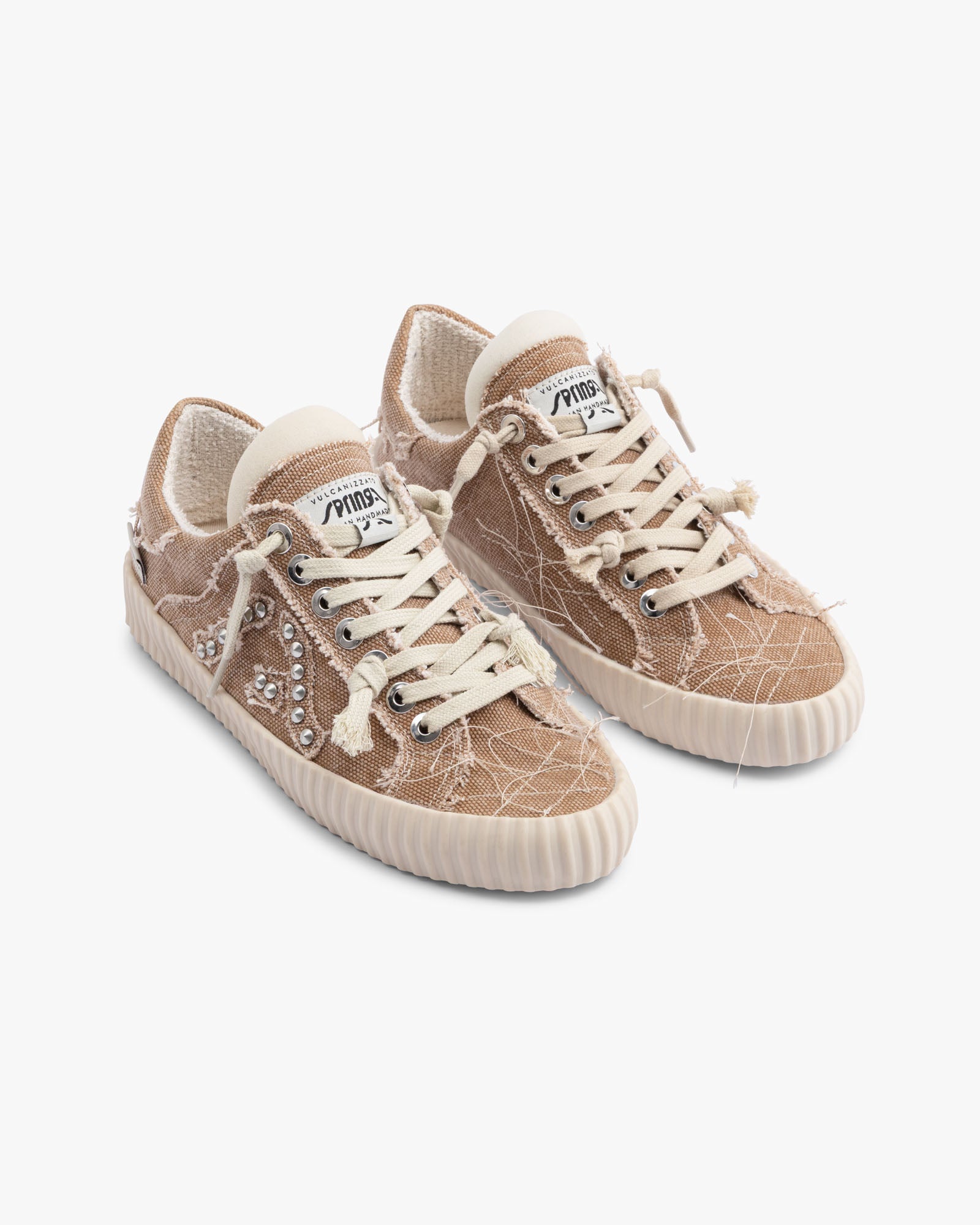 Wavy Olona Hazelnut Embroidery Studs