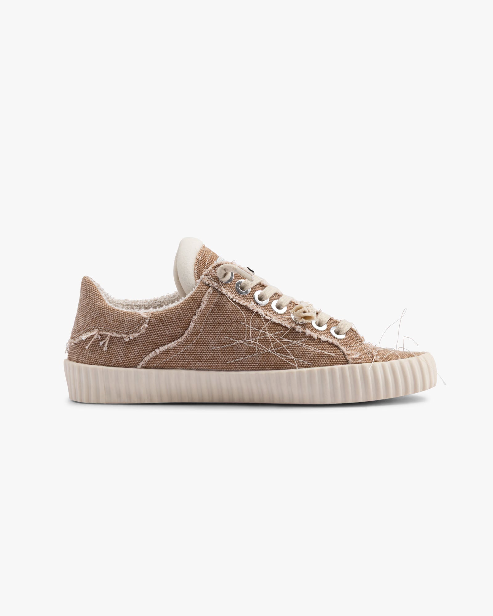 Wavy Olona Hazelnut Embroidery Studs