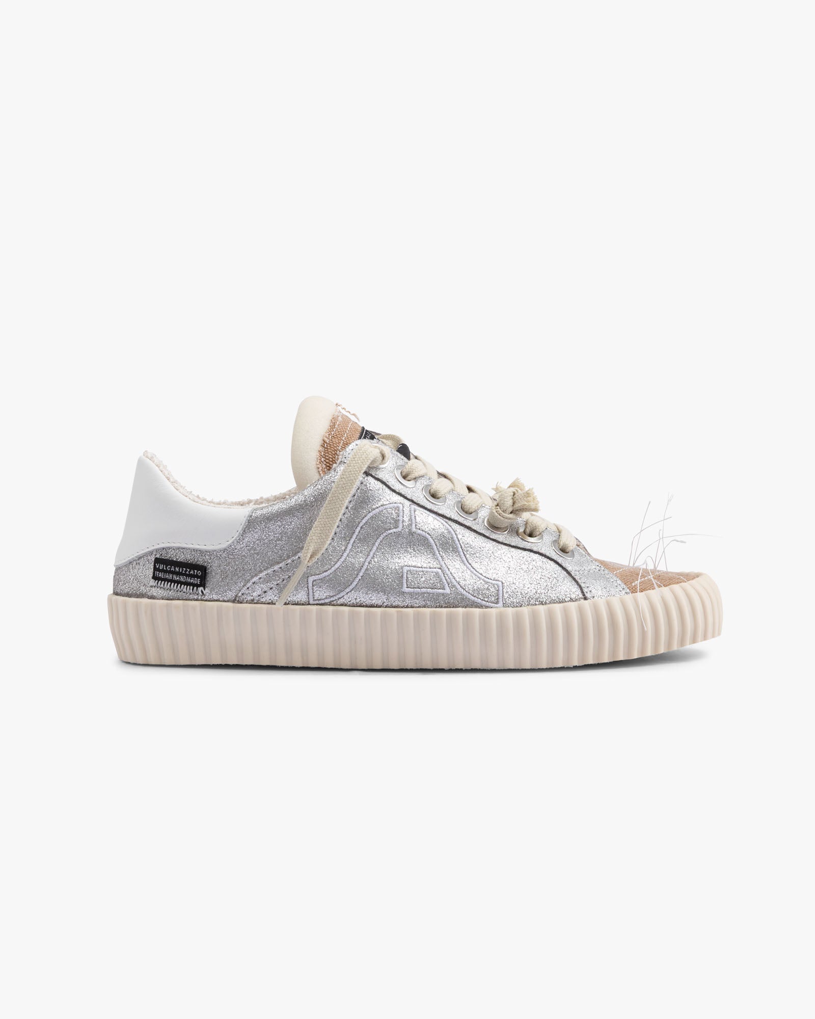 Wavy Suede & Olona Embroidery Silver