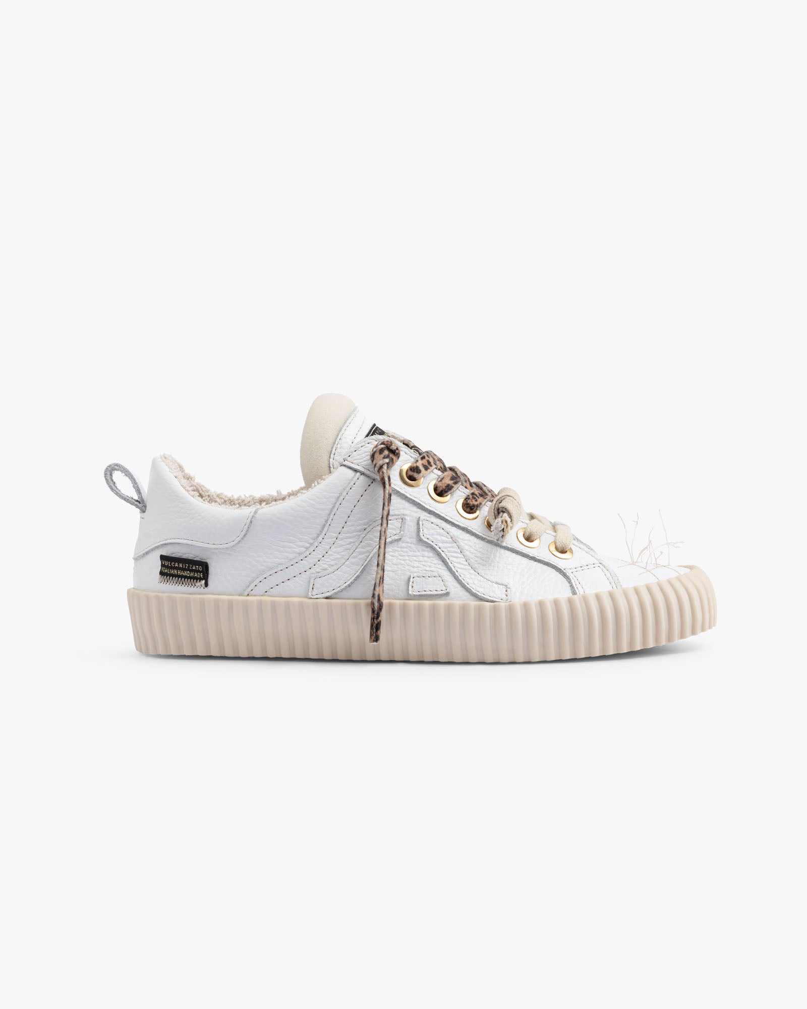 Wavy Leather White Embroidery 2M